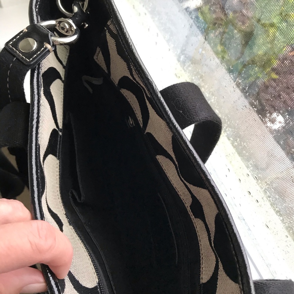 Large purse/small tote bag